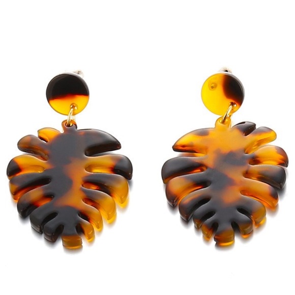 Jewelry - Banana Leaf Tortious Resin Earrings